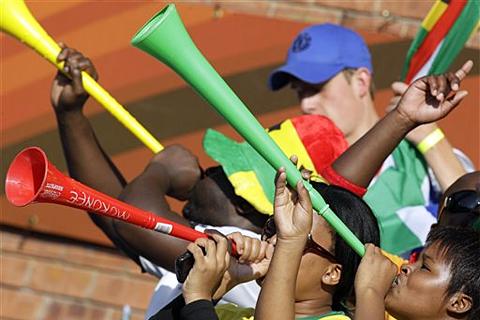 Suona anche tu, a Molfetta,  la vuvuzela...